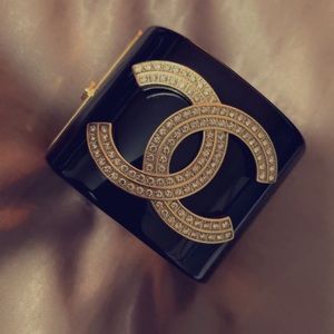Chanel CC rhinestone cuff bracelet🤩🤩🤩